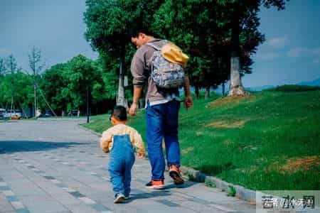 一个家庭最大的“风水”，不是钱，不是房，而是儿子跟爹的关系