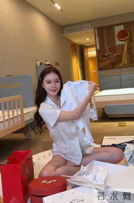 马筱梅首晒孕肚，很瘦孕期只胖了肚子，已经给孩子准备好了婴儿房
