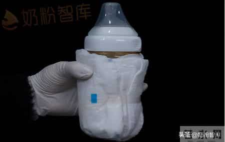 冬天不能用45℃水冲奶粉？喝奶温度要提高？担心宝宝烫嘴这样做…