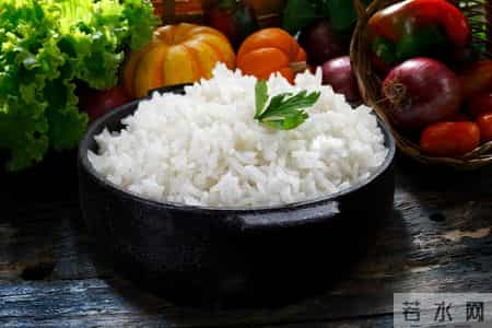 内分泌医生：糖尿病不想并发症，5种食物要少吃，再馋也要少吃！