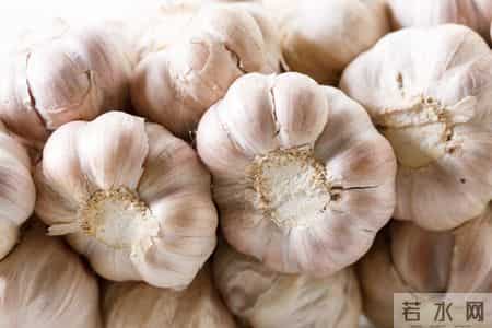 胃病与鸡蛋有关？医生：胃不好的老年人，吃鸡蛋千万避免5食物