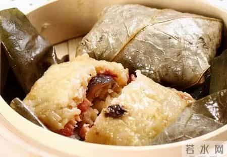 胃病与鸡蛋有关？医生：胃不好的老年人，吃鸡蛋千万避免4种食物