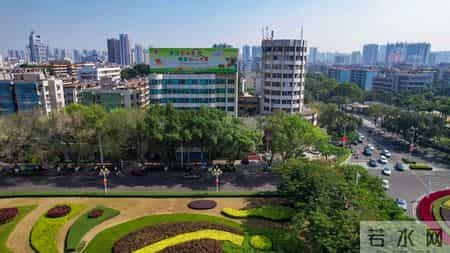 博主喊“再生一个又何妨” 三孩标语引热议