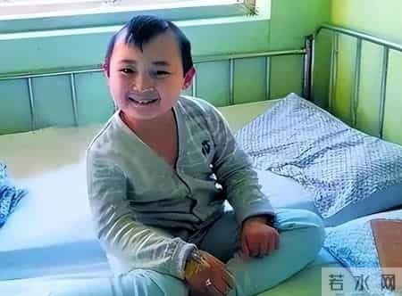 6岁上春晚年入百万，被父母“吸干血”的邓鸣贺，去世前年仅八岁