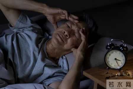 “早睡早起”是不对的？医生：过了67岁，睡觉尽量要做到这4点