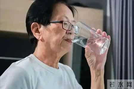 学医后才知道，肝癌最危险的信号，不是口干，而是出现4种症状