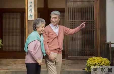 老了只剩自己别怕！守住这5条底线，独居生活照样过成诗和远方