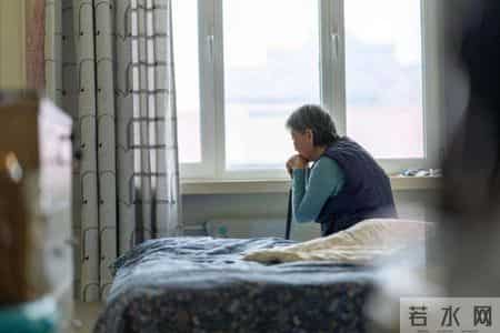 上海一女子肩膀疼以为是肩周炎，1周后离世，医生怒斥：太无知