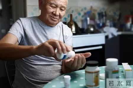 又一起吃阿司匹林丧命！转告家人：服用阿司匹林，一定注意这几事