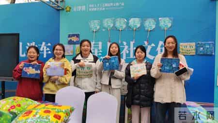 点亮“小橘灯”