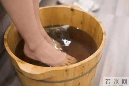 气温下降！提醒糖尿病人，牢记：1不碰，2不洗，4要吃，要了解！