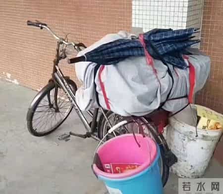 45岁失业别慌！男护工月薪9000-16000，放下脸面就是活路