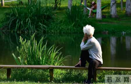 那些把孩子当"资产"的人，晚年往往最孤独