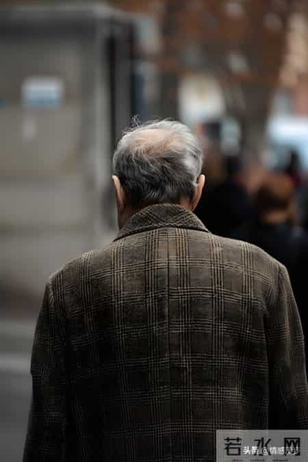 一句很现实的话，有孙子的晚年和没孙子的晚年，过的是两人生！