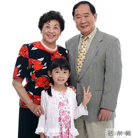 73岁丁克老人住养老院半年后，发出忠告：人这一生，一定要有孩子