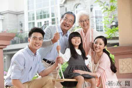 步入五十岁，无论贫富，父母必做的三件事，为儿女铺路太关键！