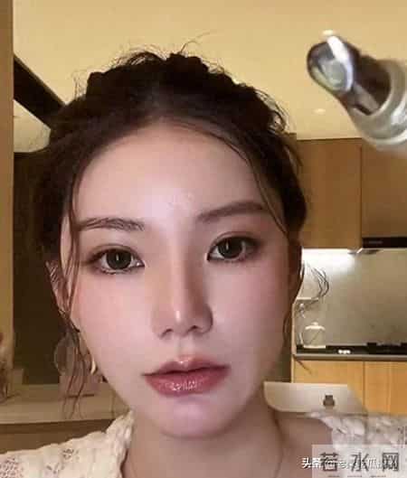 马筱梅孕期直播，汪小菲没露面，她靠自己撑起一片天