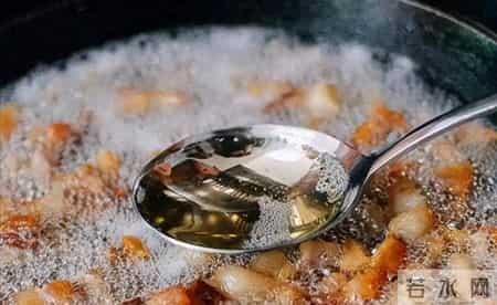 一勺猪油等于五副药？医生苦劝：高血压患者吃猪油，要牢记这4点