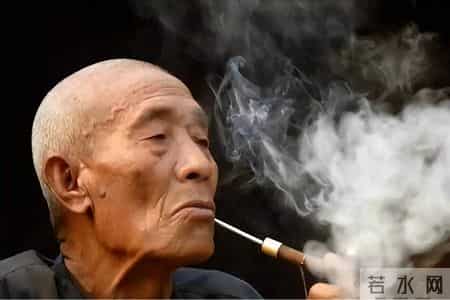 别不信，晚年尊严全靠自己！