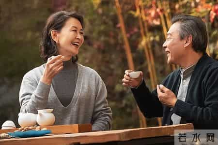 饭后最伤胃的3件事！消化科主任：胃癌就是这样“喂”出来的