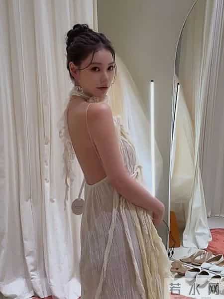 马筱梅孕晚期拍写真，全身只胖肚子，直言自己订月子餐不期待他人