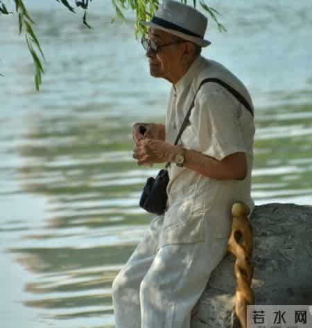 我退休金2580元躺平4年了，发现退休后还打工的，都是这七种人