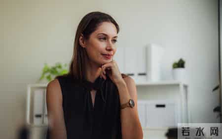 清华夫妻失业惊醒多少人？35岁危机真相，中产本就是伪命题