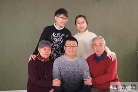 步入五十岁，无论贫富，父母必做的三件事，为儿女铺路太关键！