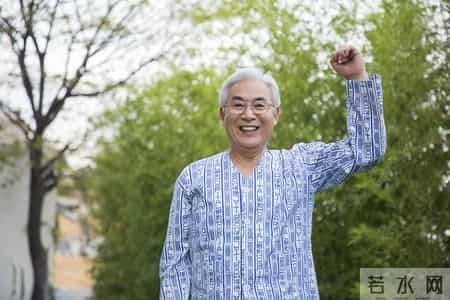 这7样全占就是万里挑一的老人，尤其是最后一样，如没有就不圆满