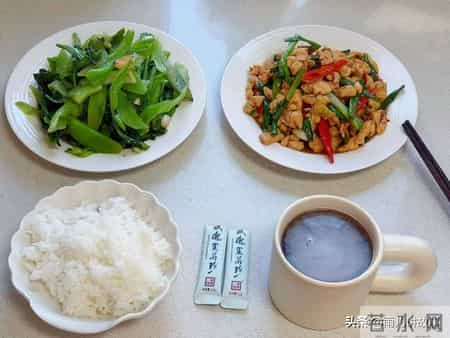 人到晚年，别再执着于“攒钱”，这3件事越早做越幸福