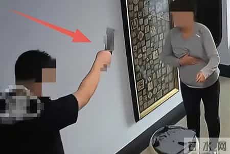 产后55天遭毒打！丈夫持刀拒离，理由太气人