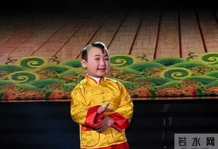 6岁上春晚年入百万，被父母“吸干血”的邓鸣贺，去世前年仅八岁