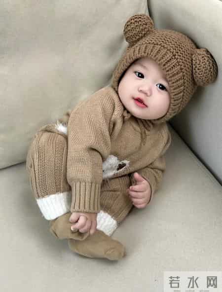 头胎爸妈必看：宝宝第一年带娃禁忌，每月都有重点。