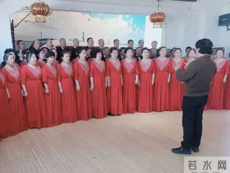 锦州：凌河 锦铁街道铁西社区联合锦铁老年大学开展新年联欢会活动