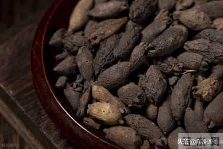 夫人突然昏厥不醒,脉象将绝,名中医用最普通化痰药急救成功!