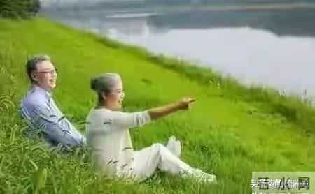 岁数越大越明白，晚年幸福不是靠子女和金钱，而是这5个关键选