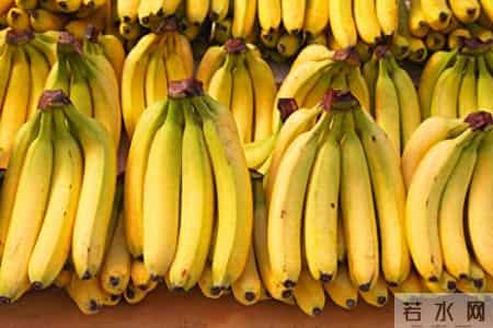 4种水果已被列入“致癌名单”，吃多了致癌，可信吗？告诉你真相