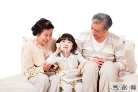 别不信！老人超过80岁，直接给子女带来三大福报