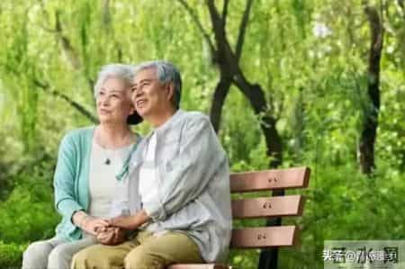 人到晚年才懂：养老钱握得再紧，给子女留“两条路”才是真远见！