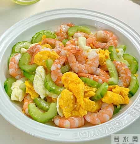 建议中老年：再省也要舍得吃这5样，补足蛋白，腿脚有劲精神足