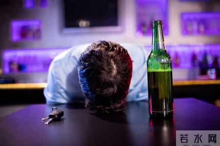 上海交大：每天都喝酒的人，多数到了60岁以后，身体或变成这样？