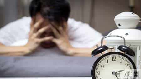 医生研究发现：天天喝酒的糖尿病人，临近60岁多数或有7种异样