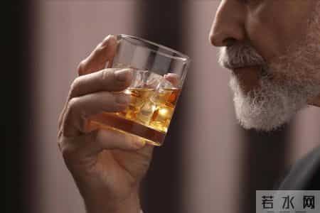 医生研究发现：每日饮酒的糖尿病人，多数临近60岁或有6种异样