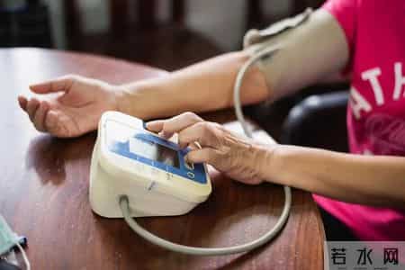 医生调查发现：癌症患者过了75岁，基本都有这4现状，坦然接受