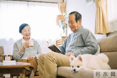 当你老了孤独一人，会跟子女一起住养老吗？听听过来人说的真心话