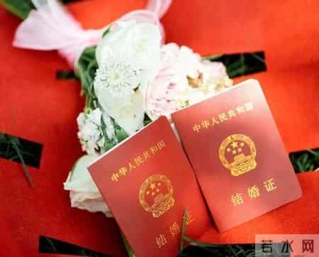 不生育算自私吗？打工人连 8 小时双休都成奢望，拿什么养孩子？