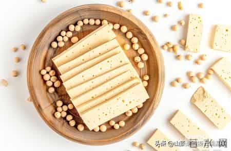 更年期别再不敢碰豆制品！这些食物比豆浆更养人，很多人还不知道