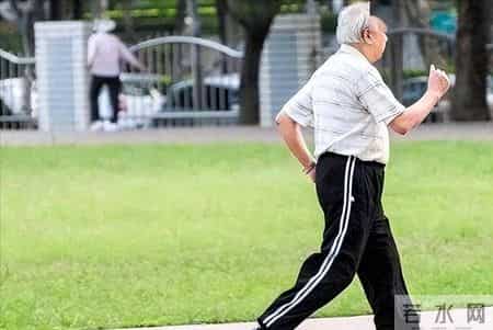 多名院士呼吁：超过62岁的老人，宁可在家做家务，也别出去干这些