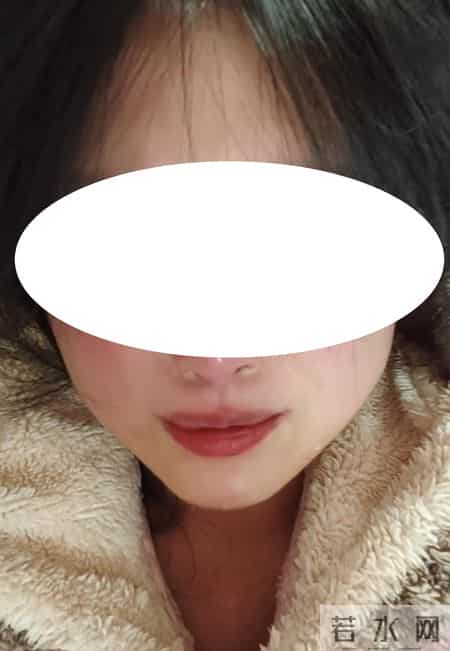 网传女子哭诉：上民办大学，大四找实习工作，投简历就像石沉大海