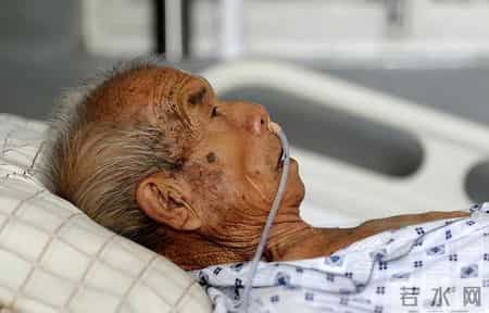 医生调查发现：癌症患者过了74岁，基本都有这4现状，坦然接受